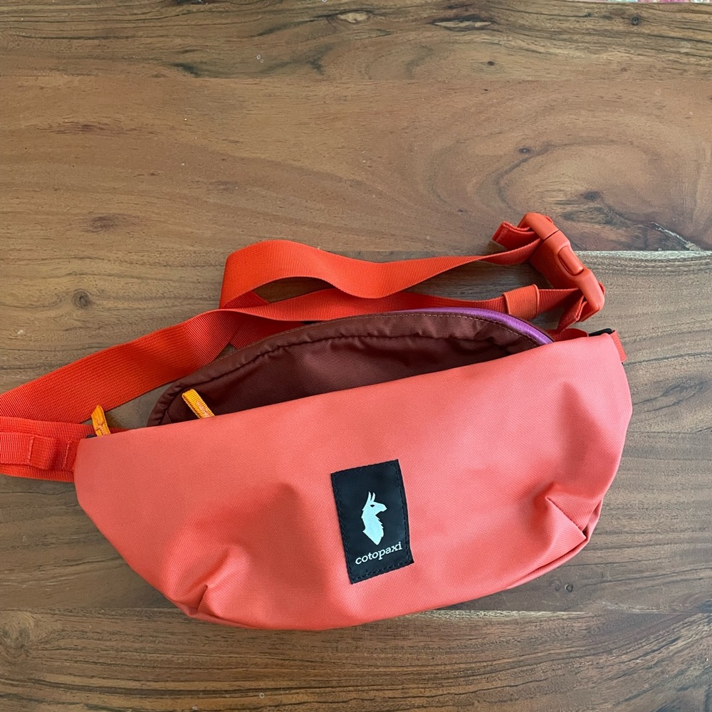 Cotopaxi Coso 2 Hip Pack Hip Bag (Red / Canyon Rust)